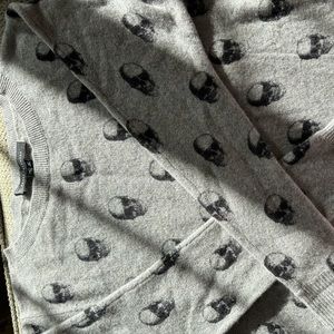 Grey skull cashmere sweater size extra small.